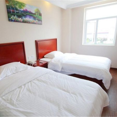 Greentree Inn Shanghai Hongqiao Hub Cao'An Road Huajiang Branch Road Express Hotel Jiading Zewnętrze zdjęcie