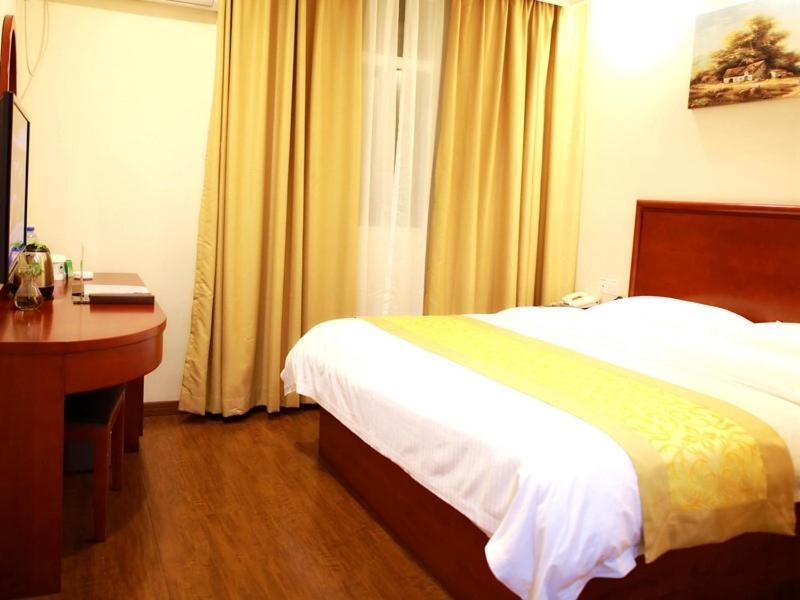 Greentree Inn Shanghai Hongqiao Hub Cao'An Road Huajiang Branch Road Express Hotel Jiading Zewnętrze zdjęcie