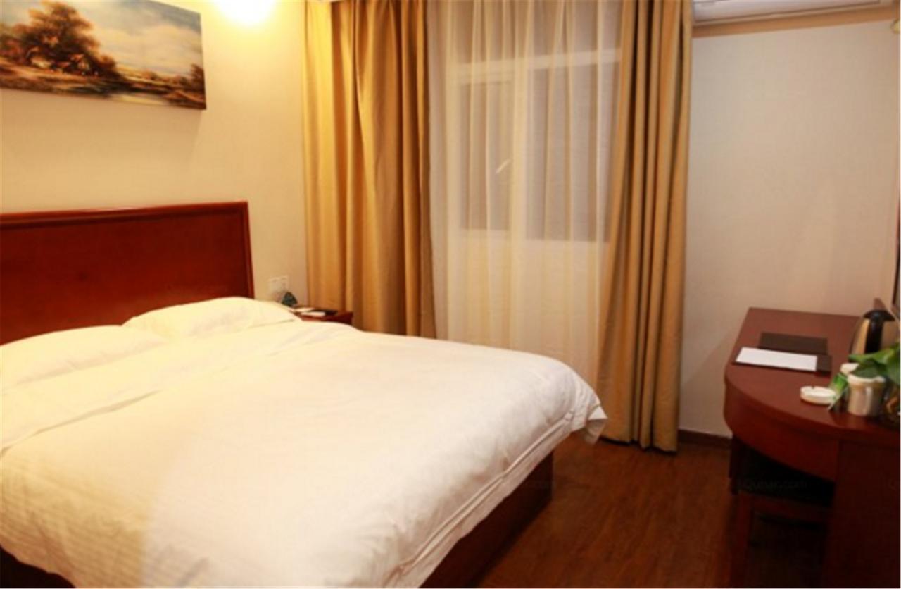 Greentree Inn Shanghai Hongqiao Hub Cao'An Road Huajiang Branch Road Express Hotel Jiading Zewnętrze zdjęcie